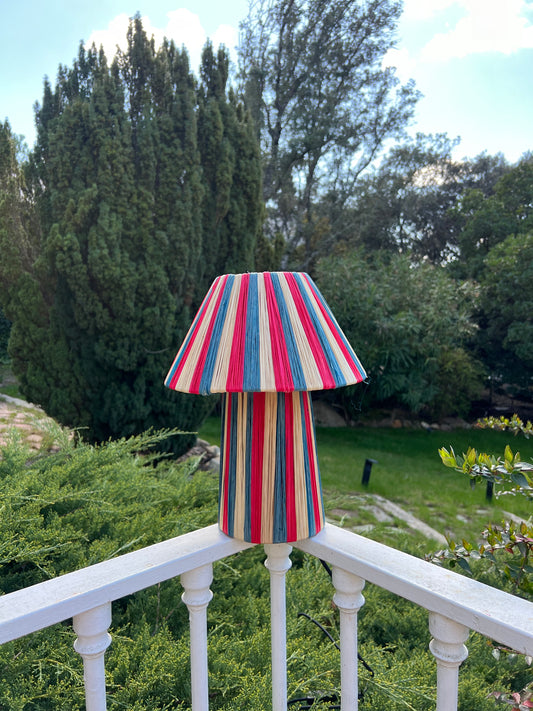 Lámpara artesanal de mimbre